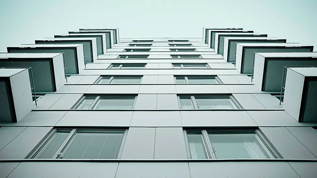 Prédio residencial visto da rua