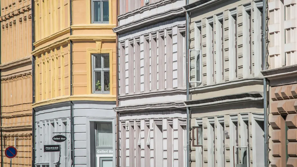 Casas semelhantes na mesma rua