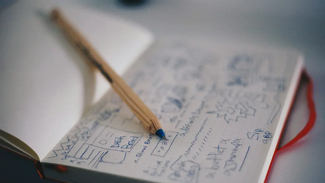 Diagrama desenhado à mão num caderno